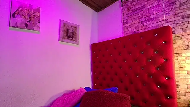 Victoria Thompson1 online show from 3, 10, 2025