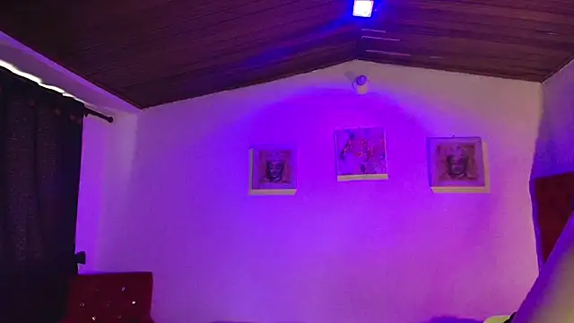 Victoria Thompson1 online show from 21, 10, 2025