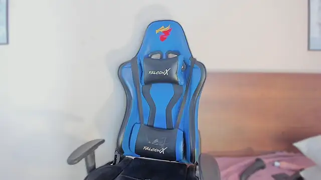 Niicol Jenner online show from 15, 2, 2026