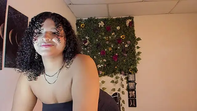 Snapshot of chloe_kisses chatting on 16, 10, 2025 chloe kisses online show from 16, 10, 2025