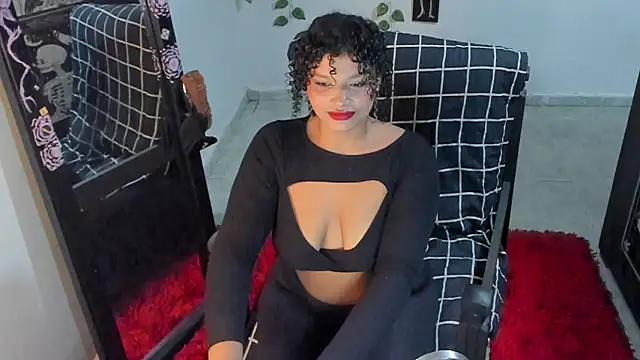 Snapshot of chloe_kisses chatting on 27, 10, 2025 chloe kisses online show from 27, 10, 2025