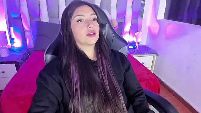 Snapshot of Adaara_Rey chatting on 18, 10, 2025 Adaara Rey online show from 18, 10, 2025