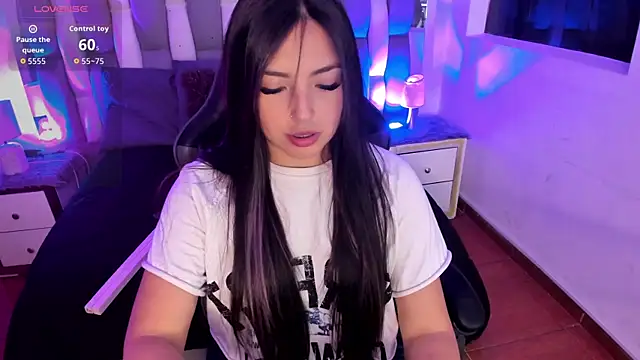 Snapshot of Adaara_Rey chatting on 27, 10, 2025 Adaara Rey online show from 27, 10, 2025