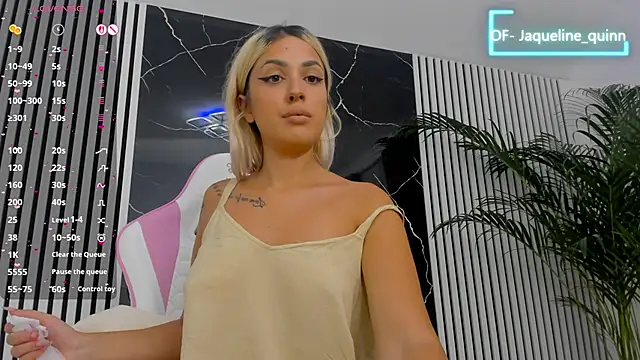 Snapshot of daisyblushh chatting on 12, 9, 2025 daisyblushh online show from 12, 9, 2025