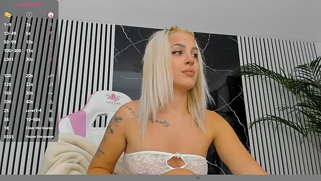 Snapshot of daisyblushh chatting on 5, 10, 2025 daisyblushh online show from 5, 10, 2025