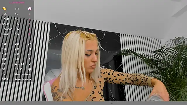 Snapshot of daisyblushh chatting on 6, 10, 2025 daisyblushh online show from 6, 10, 2025