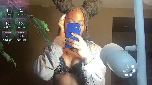 Snapshot of maskedgirl5005 chatting on 13, 9, 2025 maskedgirl5005 online show from 13, 9, 2025