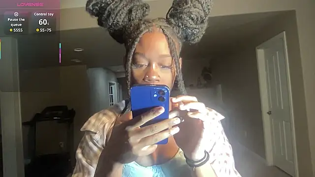 Snapshot of maskedgirl5005 chatting on 17, 9, 2025 maskedgirl5005 online show from 17, 9, 2025