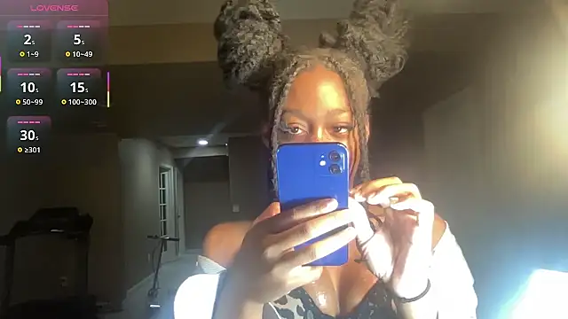 Snapshot of maskedgirl5005 chatting on 22, 9, 2025 maskedgirl5005 online show from 22, 9, 2025