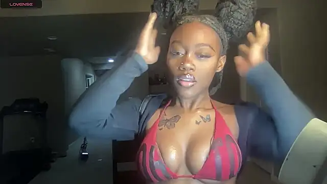 Snapshot of maskedgirl5005 chatting on 23, 9, 2025 maskedgirl5005 online show from 23, 9, 2025