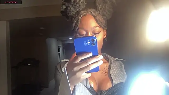 Snapshot of maskedgirl5005 chatting on 28, 9, 2025 maskedgirl5005 online show from 28, 9, 2025