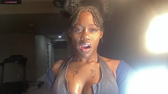 Snapshot of maskedgirl5005 chatting on 28, 9, 2025 maskedgirl5005 online show from 28, 9, 2025