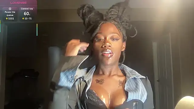 Snapshot of maskedgirl5005 chatting on 1, 10, 2025 maskedgirl5005 online show from 1, 10, 2025