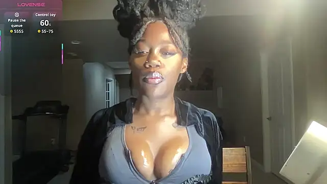 Snapshot of maskedgirl5005 chatting on 2, 10, 2025 maskedgirl5005 online show from 2, 10, 2025