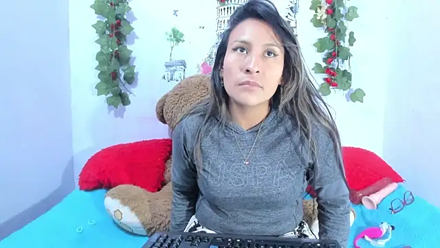 NataliaAndJulliam online show from 23, 12, 2025