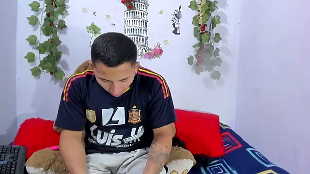 Snapshot of NataliaAndJulliam chatting on 12, 2, 2026 NataliaAndJulliam online show from 12, 2, 2026