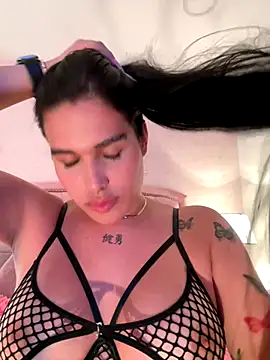 Bella  Wood online show from 9, 10, 2025