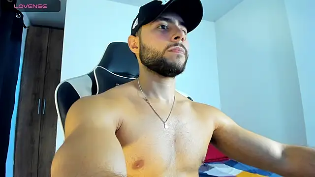 Snapshot of bryan_mugn chatting on 10, 10, 2025 bryan mugn online show from 10, 10, 2025