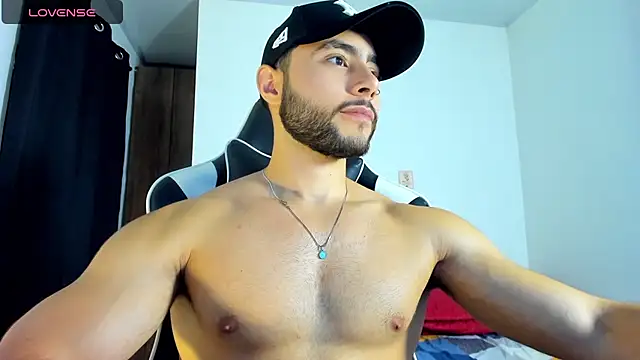 Snapshot of bryan_mugn chatting on 12, 10, 2025 bryan mugn online show from 12, 10, 2025