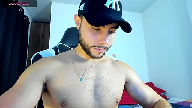 Snapshot of bryan_mugn chatting on 13, 10, 2025 bryan mugn online show from 13, 10, 2025