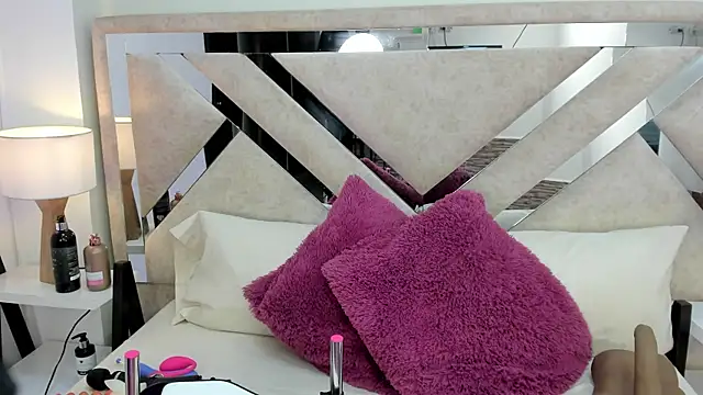 ximena vasquez8 online show from 18, 1, 2026