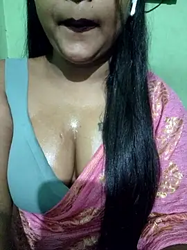 Snapshot of JIYA-04 chatting on 9, 9, 2025 JIYA-04 online show from 9, 9, 2025