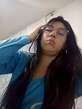 lareinalareinadelanal online show from 4, 10, 2025