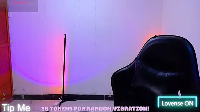 Snapshot of Sarasavage chatting on 11, 7, 2026 Sarasavage online show from 11, 7, 2026