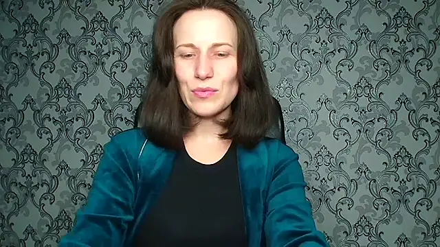 Kelly Kisss online show from 4, 2, 2026