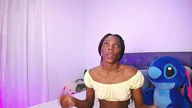 BryanaSmith21 online show from 18, 9, 2025