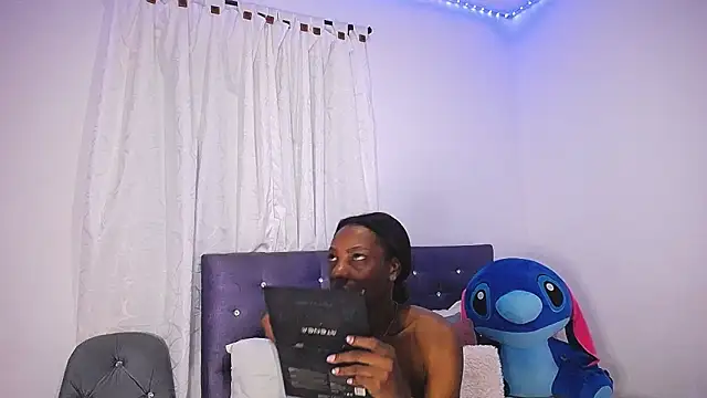 BryanaSmith21 online show from 21, 10, 2025