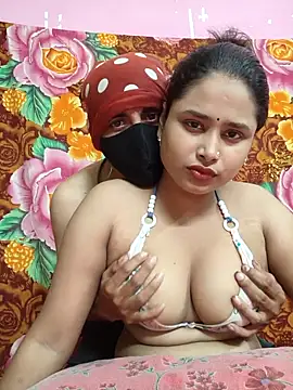 Seducing couple online show from 26, 5, 2026