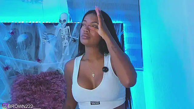 Snapshot of _naomibrown_ chatting on 13, 10, 2025 naomibrown online show from 13, 10, 2025