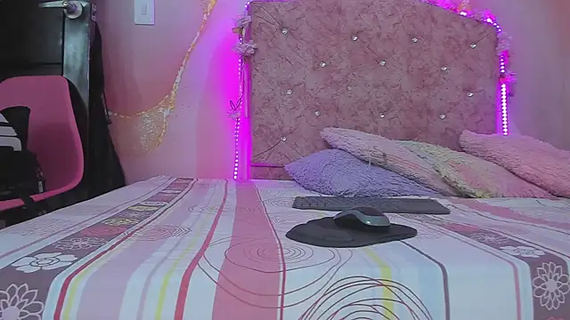 violet taylor  online show from 12, 1, 2026