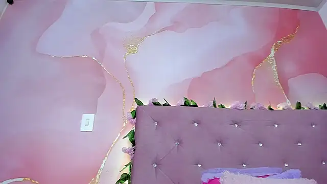 violet taylor  online show from 25, 6, 2026