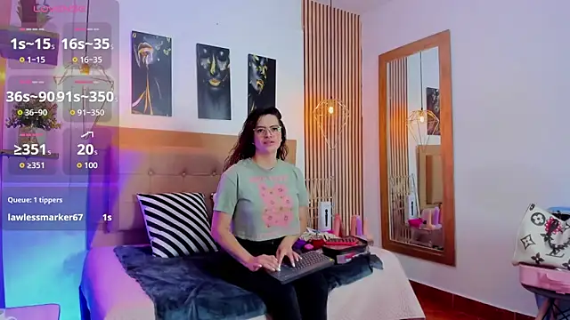 Snapshot of _samanthaa_foxx chatting on 8, 10, 2025 samanthaa foxx online show from 8, 10, 2025