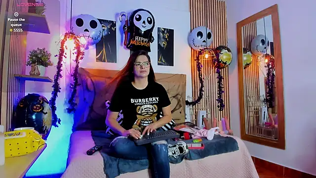 Snapshot of _samanthaa_foxx chatting on 10, 10, 2025 samanthaa foxx online show from 10, 10, 2025