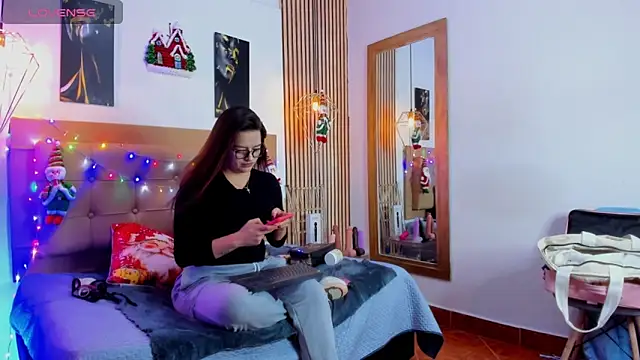 Snapshot of _samanthaa_foxx chatting on 4, 12, 2025 samanthaa foxx online show from 4, 12, 2025