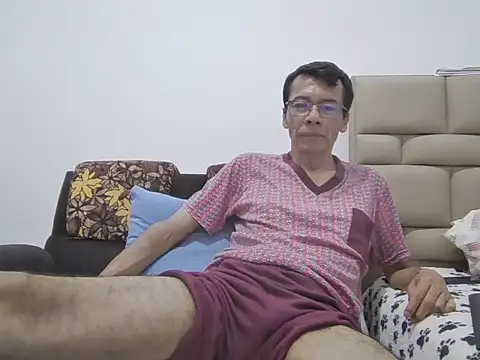 skinnylatino51 online show from 17, 5, 2026