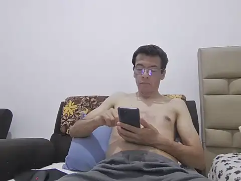 skinnylatino51 online show from 27, 5, 2026