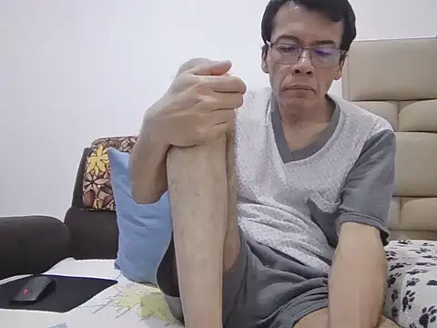 skinnylatino51 online show from 29, 5, 2026