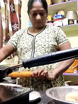 Snapshot of papukurty chatting on 6, 2, 2026 papukurty online show from 6, 2, 2026