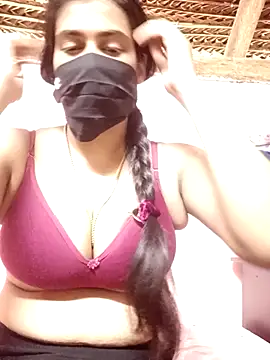 umairahaasan 1 online show from 25, 10, 2025