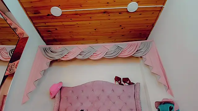  Abby white  online show from 20, 12, 2025