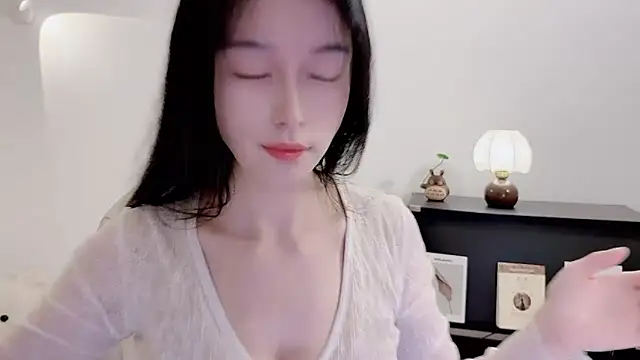 Onechestnut online show from 21, 11, 2025