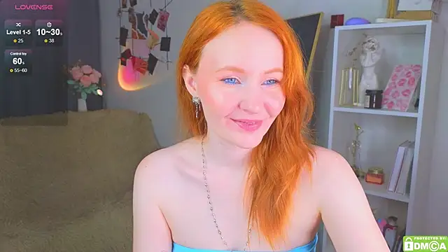 Snapshot of JoyceJones chatting on 13, 10, 2025 JoyceJones online show from 13, 10, 2025
