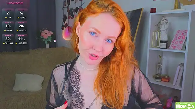Snapshot of JoyceJones chatting on 19, 10, 2025 JoyceJones online show from 19, 10, 2025