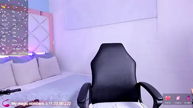 molly gomezz online show from 23, 9, 2025