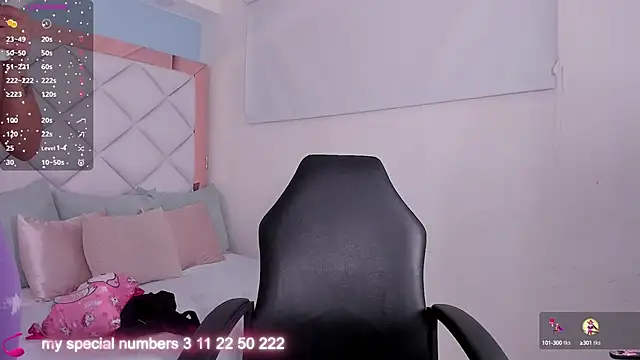 molly gomezz online show from 9, 10, 2025