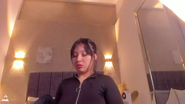 Lunaa bellaa online show from 13, 5, 2026